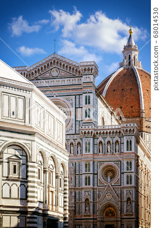 Facade of the famous basilica of Santa Maria del Fiore in Florence (Italy) Facade of the famous basilica of Santa Maria del Fiore in Florence (Italy) 68014530