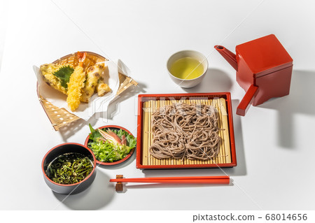 Japanese soba Japanese noodles (soba buckwheat noodle) 68014656
