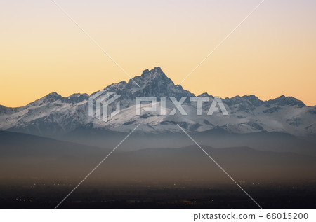the Mount Viso (Monviso), one of the main peaks of the piedmontese Alps (Italy) the Mount Viso (Monviso), one of the main peaks of the piedmontese Alps (Italy) 68015200