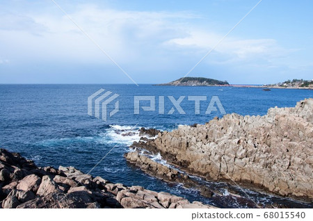 Tojinbo cliffs on sunny day. Fukui, Japan Tojinbo cliffs on sunny day. Fukui, Japan 68015540
