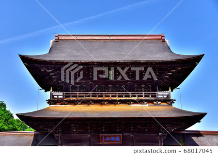 Zuelong Temple 68017045