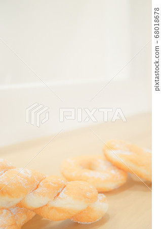 Bread table Wood grain Donut Upper space Free indoor bakery Cafe menu 68018678