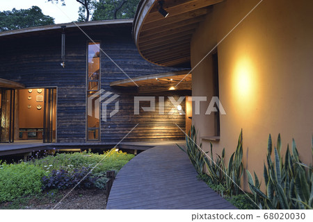 木屋築外觀和燈光 68020030