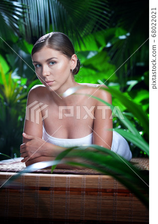 spa woman spa woman 68022021