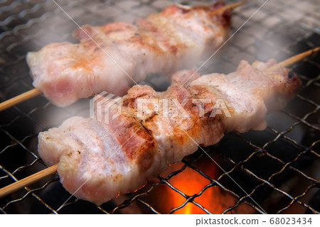 Charcoal-grilled Yakiton 68023434