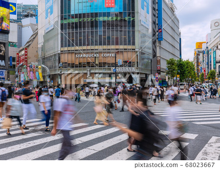 Tokyo cityscape in Japan Astonishingly 472 new people, wearing masks and riding bicycles at the scramble intersection……＝August 1 68023667