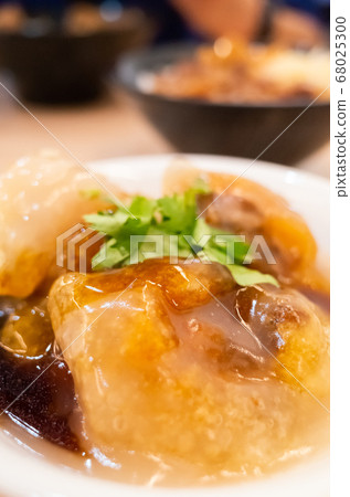 Taiwanese meatballs 68025300