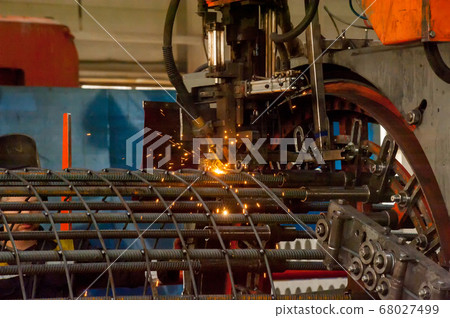 Welder machine on factory 68027499