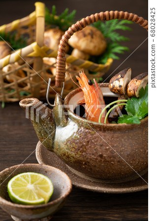 蒸蘑菇鍋 蒸蘑菇鍋 68028425