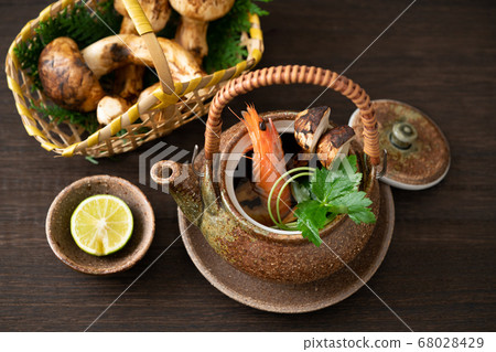 蒸蘑菇鍋 蒸蘑菇鍋 68028429