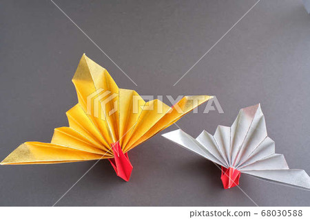 Origami shining in gold and silver 68030588