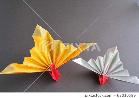 Origami shining in gold and silver 68030589