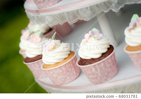 Sweet cup cake Sweet cup cake 68031781