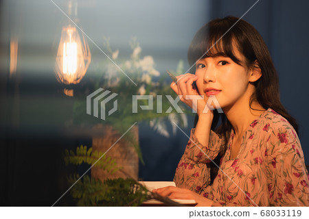 Women's daily life Women's daily life 68033119