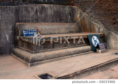 Throne beside the King's pool Sigiriya Rock Throne beside the King's pool Sigiriya Rock 68033966