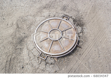 sewer well hatch 68034347