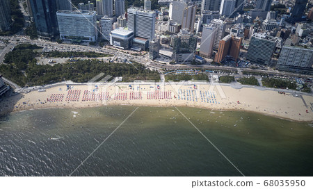 Parasol, sandy beach, Haeundae Beach, Haeundae, Haeundae-gu, Busan 68035950
