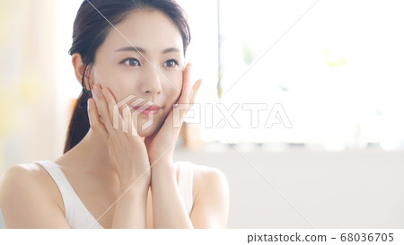 Women's beauty image skin care body care beauty salon 68036705
