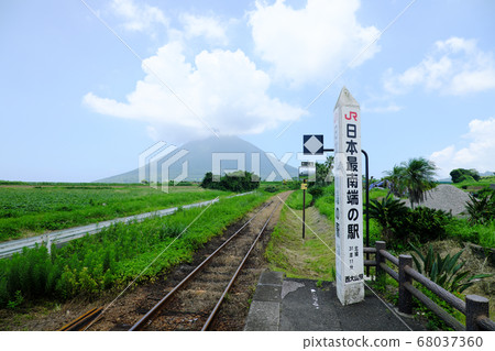 日本最南端的海夢岳美麗的西大山站風景 日本最南端的海夢岳美麗的西大山站風景 68037360
