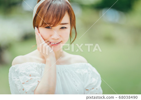 綠色的女人 綠色的女人 68038490