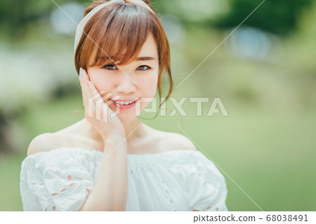 綠色的女人 綠色的女人 68038491