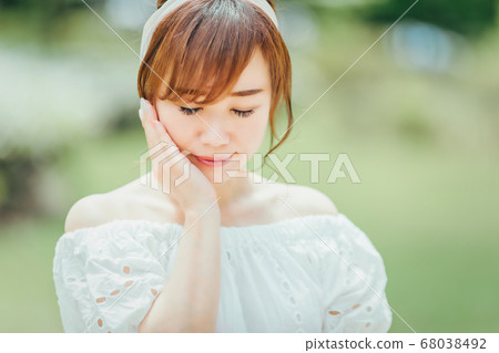 綠色的女人 綠色的女人 68038492