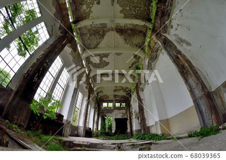 Ruins of a hydroelectric power plant 68039365