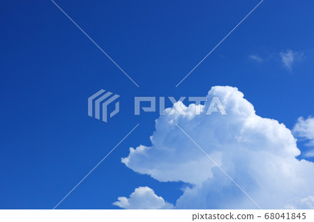 滋賀縣的藍天風景，夏日的天空風景[8月] 68041845
