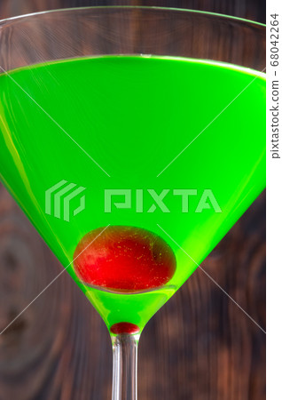 Japanese Slipper Cocktail 68042264