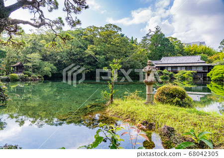 (Shizuoka Prefecture) Mishima City Rakujuen, Obama Pond of Mansui (Shizuoka Prefecture) Mishima City Rakujuen, Obama Pond of Mansui 68042305
