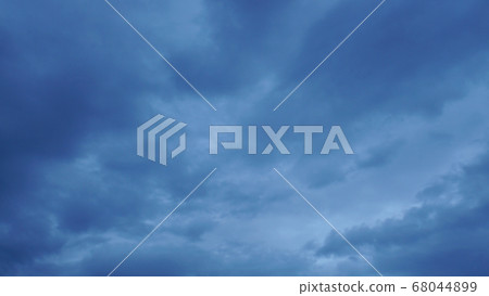 Cloudy sky Cloudy sky 68044899