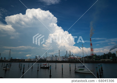 四日市情結和初夏的烏雲 四日市情結和初夏的烏雲 68045306