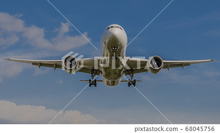 Osaka International Airport landing plane Aozora Hikoki 68045756