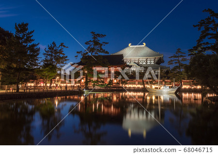奈良Rurie Todaiji大佛殿和Kagamiike 68046715