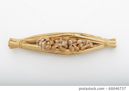 Straw natto 68046737