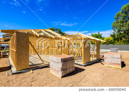 Typical Australian house with masonry veneer walls 68050040