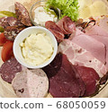 Ham and sausage 68050059
