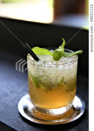 Welcome drink 68051123