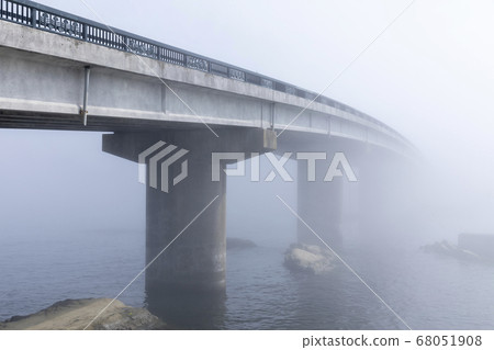 Bridge of poor visibility 03 Bridge of poor visibility 03 68051908