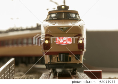 Series 489 Express Hakutaka 04 Series 489 Express Hakutaka 04 68051911