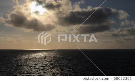 The sea and the Sun 68052395