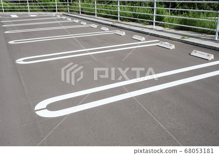 Parking lot image 68053181