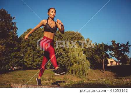 girl doing yoga and sports 68055152