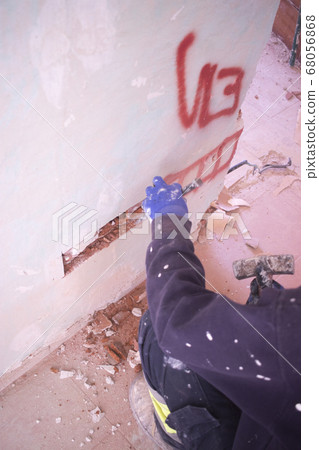 Building renovation works in appartment 68056868