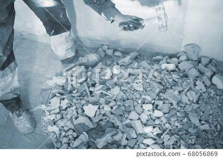 Refurbishment building site works in house 68056869