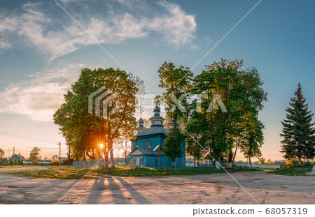 Staraya Belitsa, Uritskiy Sel'sovet , Gomel Region, Belarus. Old Wooden Orthodox Church Of St Nicholas The Wonderworker During Summer Sunset. Orthodox Church Of St. Nikolaya Chudotvortsa 68057319