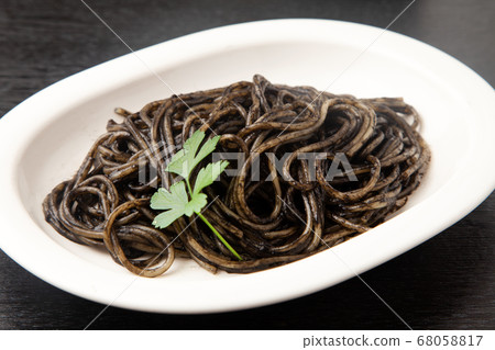 Squid Spaghetti 68058817