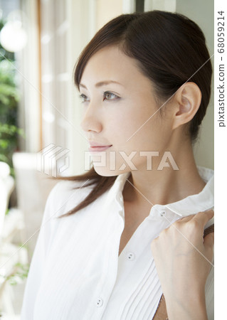 一個正在開會的女人 68059214