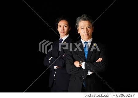 Two male lawyers 68060287
