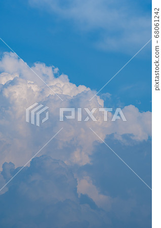 Summer sky cumulonimbus vertical a-1 Summer sky cumulonimbus vertical a-1 68061242